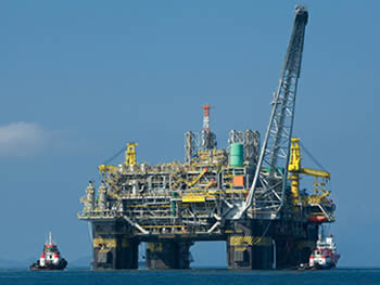 Steel wire ropes are applied to oil platforms.